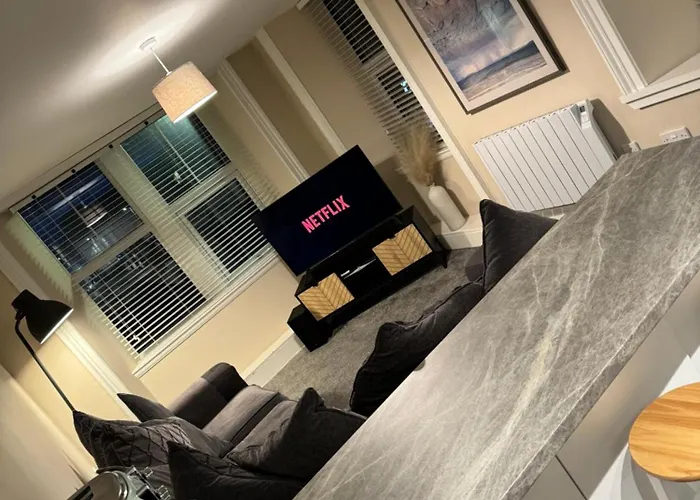 Central 2 Bedroom Apartment